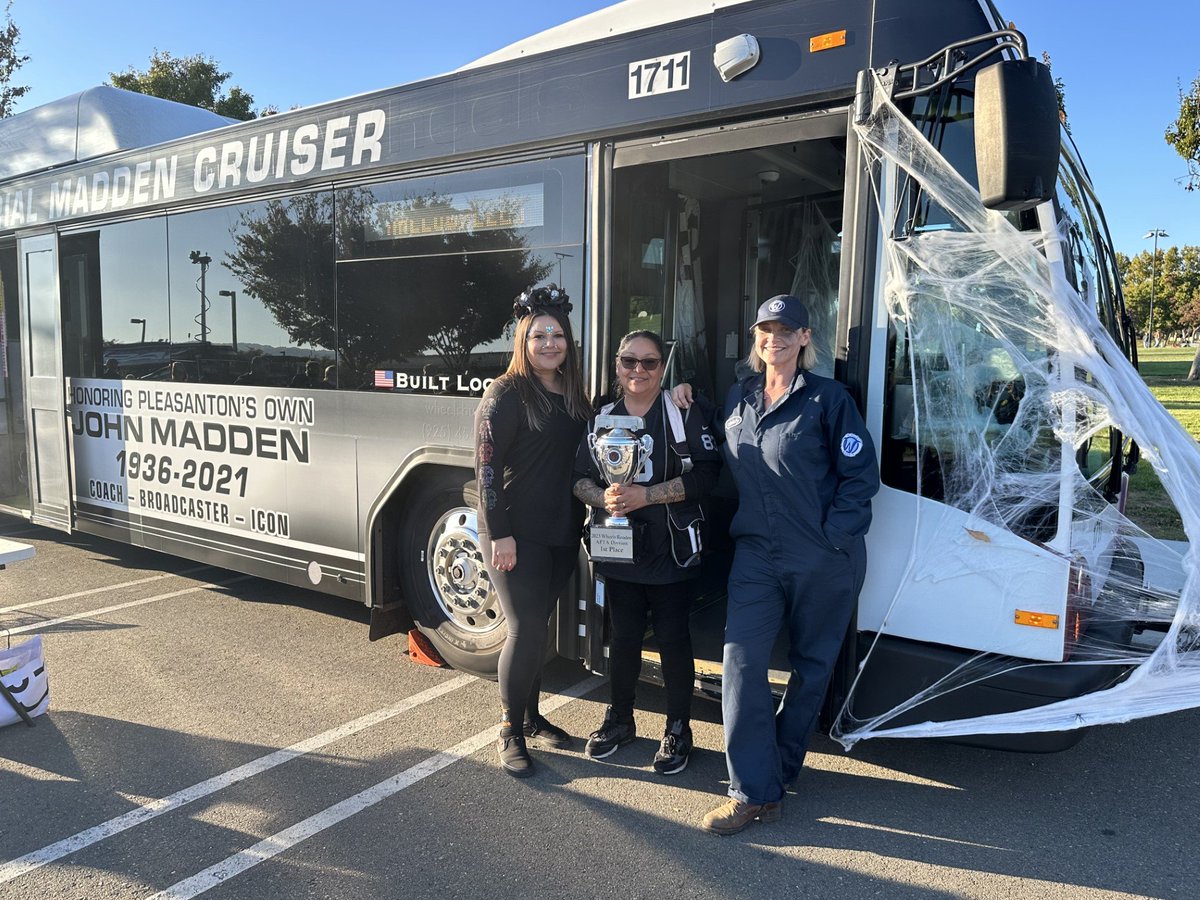 wheelsbus's tweet image. #Wheelsbus was #1! Scary good fun as we won the #dublinca Police Trunk or Treat. The team did an amazing job decorating, but the prizes go to maintenance who had to clean up the blood and gore.