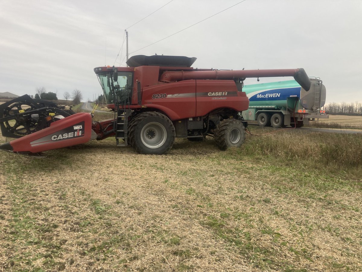 fourneyview's tweet photo. A Huge thank you for the great service for field side fuel today from MacEwen Petroleum!   20 minutes from the time of call they were there ! https://t.co/MMzOzRYK8x