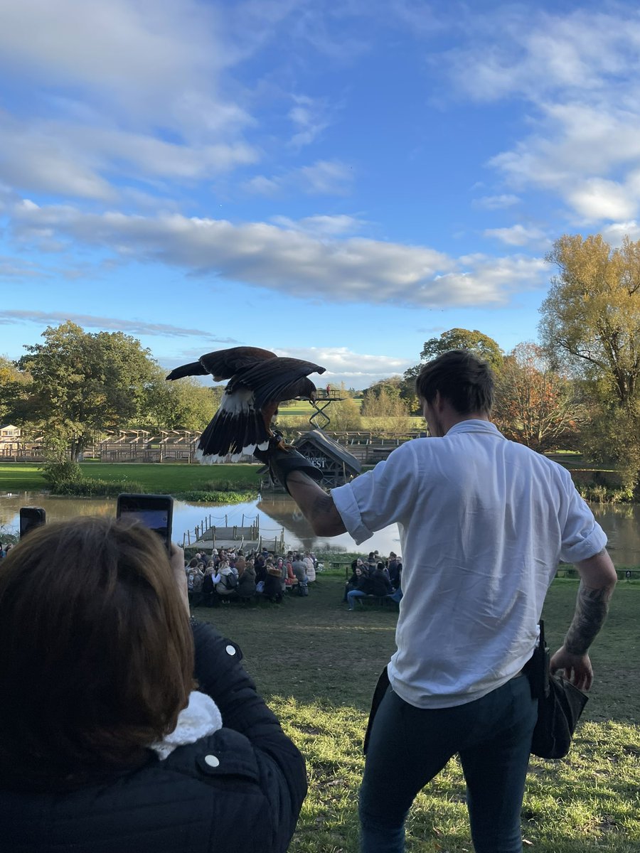 0Williamson's tweet photo. Super day at @WarwickCastle today, finding out loads from the olden days and seeing what we’ve been hearing from school @JCAWakefield https://t.co/EiHPJRiMY2