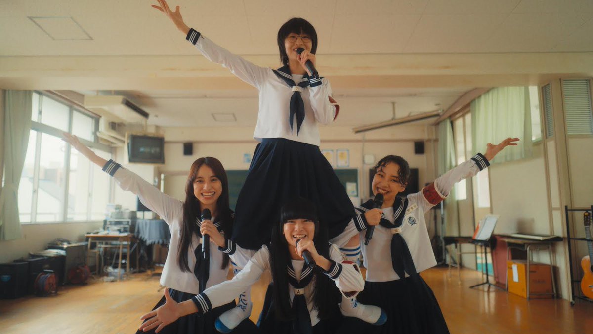 _KeisukeShimizu's tweet photo. 必見！！！奇跡的な回です。「おかえり音楽室 新しい学校のリーダーズ SUZUKA」が本日23:30からNHK総合で全国放送します！リアタイでいっしょに観ましょう！それか録画予約でも。音楽室をはみ出していく瞬間、お見逃しなく！！！
@japanleaders #japanleaders #新しい学校のリーダーズ #atarashiigakko https://t.co/O75JgOx2S0