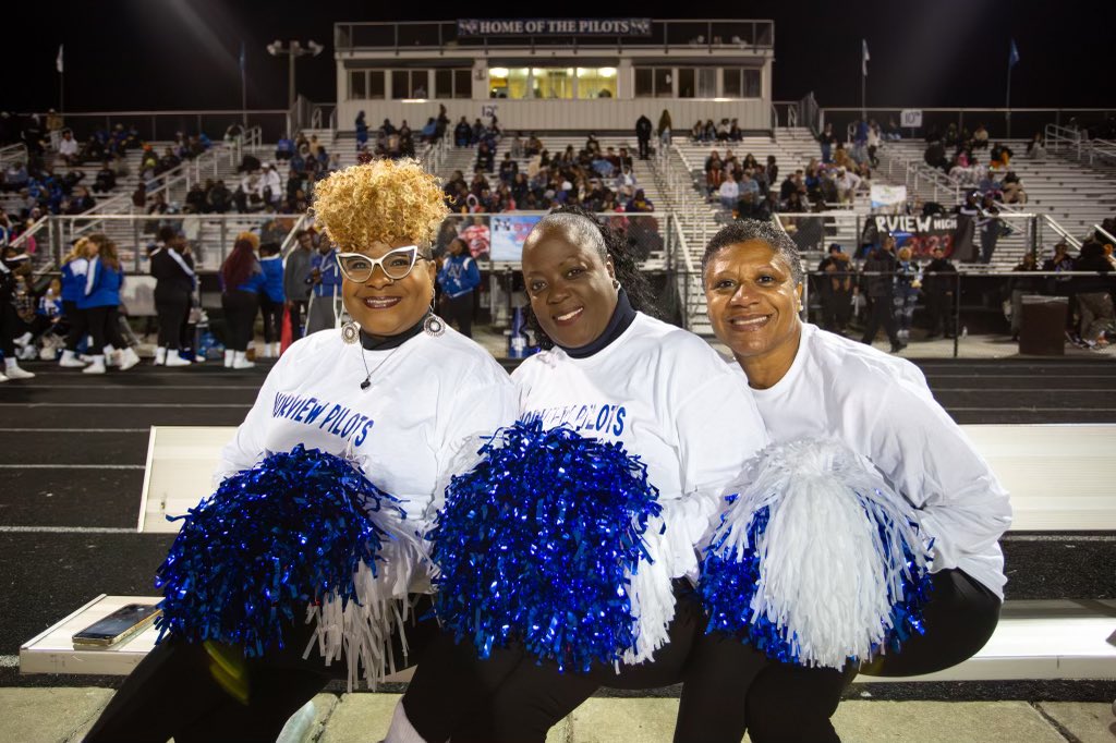 NPSchools_VA's tweet photo. Congratulations to Norview High School’s Homecoming King and Queen Omar Owens and Senai Gerrins! Thanks to the alumnae cheerleading squad for the excellent cheers! Principal Tori Jacobs-Sumbry received flowers from the football team. 💐💙🤍💐 https://t.co/zU5nxAnFjc