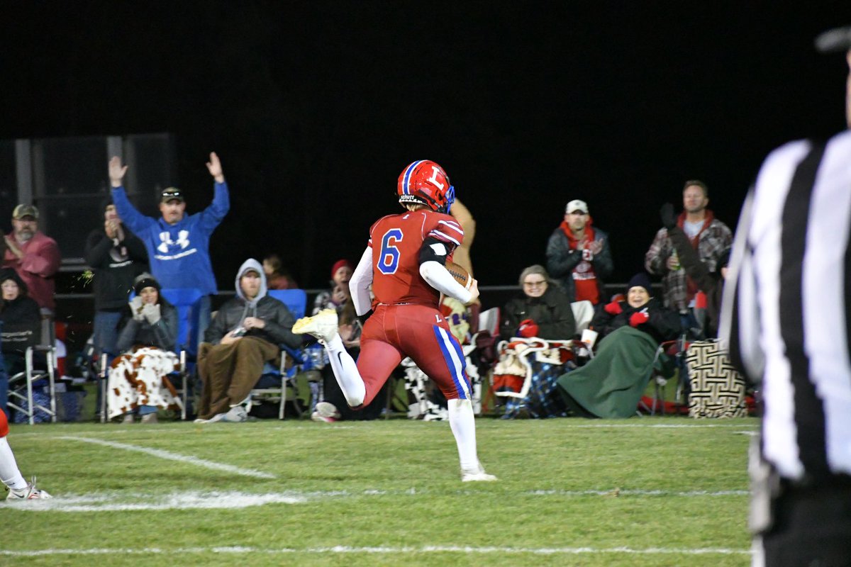 lukemorey99's tweet photo. Paul Oliver goes DEEP for Russell Goodman, who finds the end zone on a 65 yard catch and run. Goodman converts the two point conversion for a 28-21 Miner lead https://t.co/phpLKnR3e4