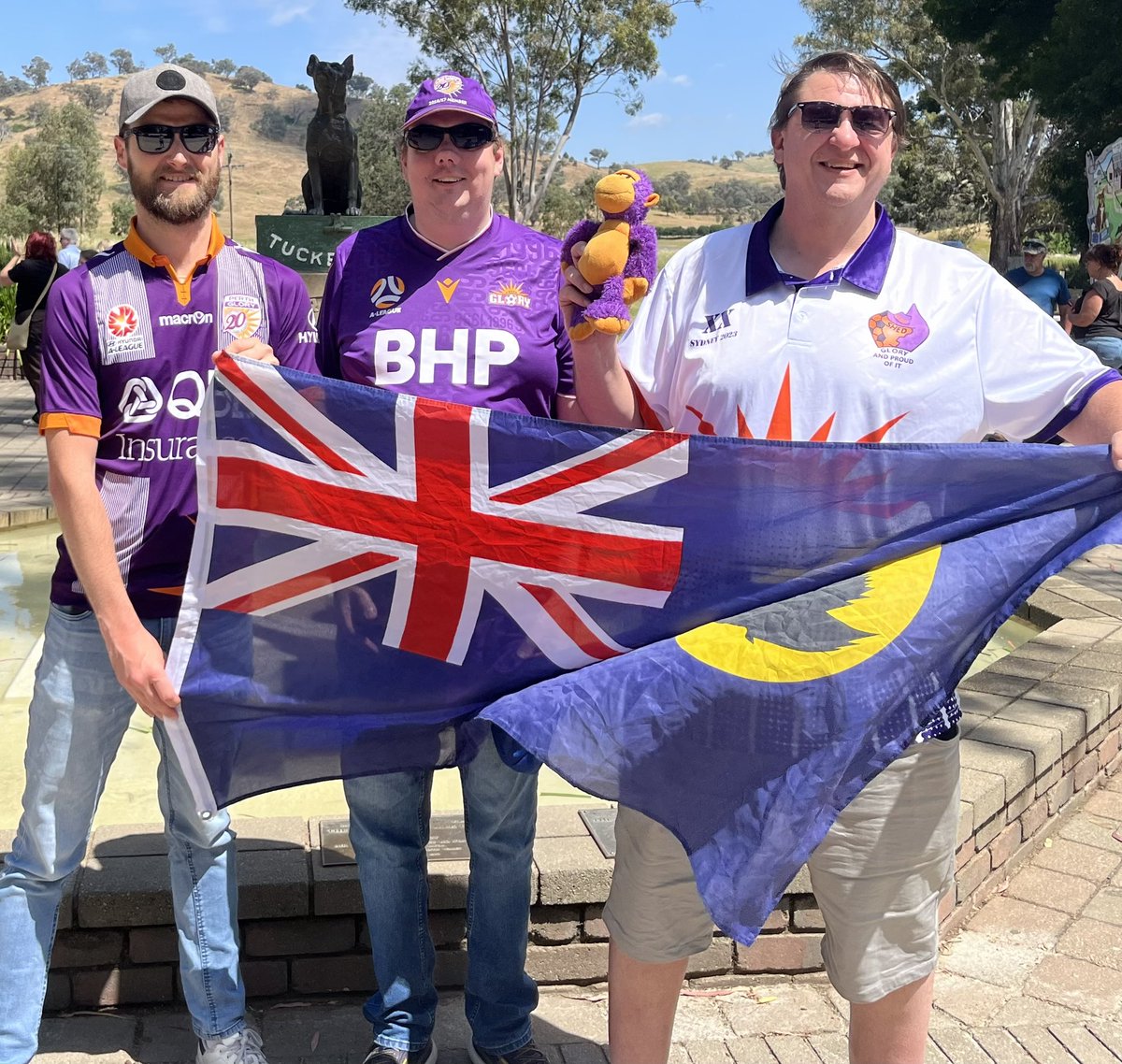 EAusGloryFans's tweet photo. Through Holbrook and Gundagai. Next stop @CanberraUnited v @PerthGloryFC https://t.co/EMQm7kgHX0