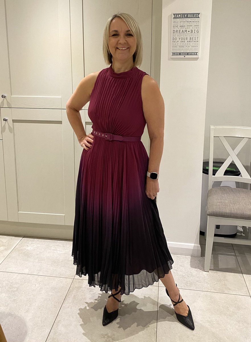 SarahAlexanderA's tweet photo. I had a great night at the @freyaroselondon  
gala night  in aid of The Prince’s Trust “Change a Girl’s Life” initiative this evening 🎊🎉🎊

Here I am in my “this is what I would look like if I were in #strictly” dress 🤣💃🏻 https://t.co/i2I2WlRLe3