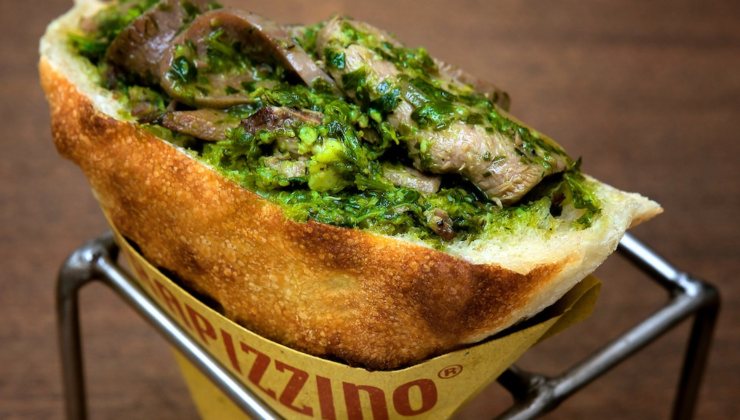 zazoomblog's tweet image. Pollo alla cacciatora trapizzino gusto unico ed incredescrivibile: ricetta semplice - #Pollo #cacciatora #trapizzino #gusto zazoom.it/2023-11-04/pol…