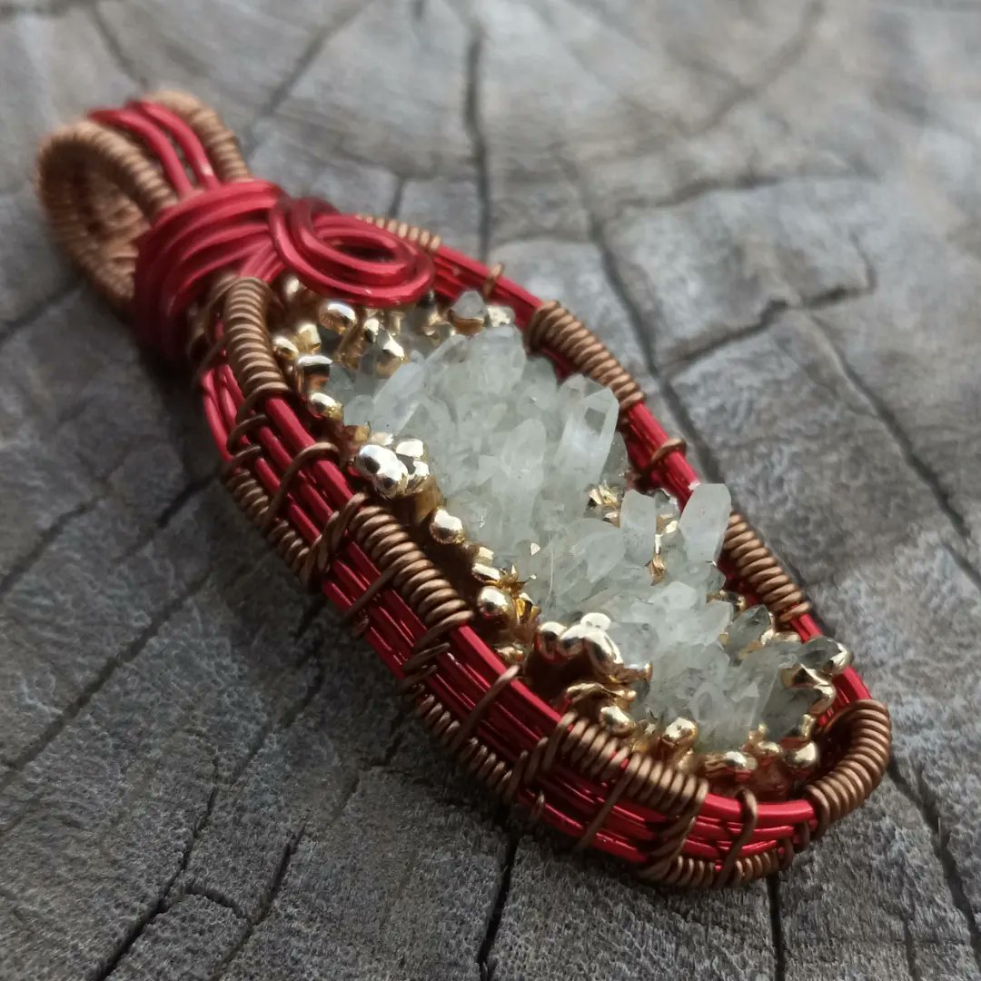M7_Designs's tweet photo. Clear Quartz Cluster
<3 <3 <3
#Wirewrapping #Wirewrapped #create #crystals #stones #polished #Handmade #Pendant #wraps #explore #progress #clearquartz #72seasons #latg https://t.co/xTS7n0YRvm