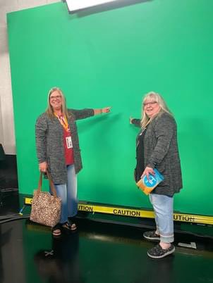 CoraThomasLCISD's tweet photo. The Thomas Tiger broadcast team visited KPRC News today to learn about broadcasting and all things related to news through a studio tour! #thomastigers #HearUsRoar https://t.co/WM32adM9hW