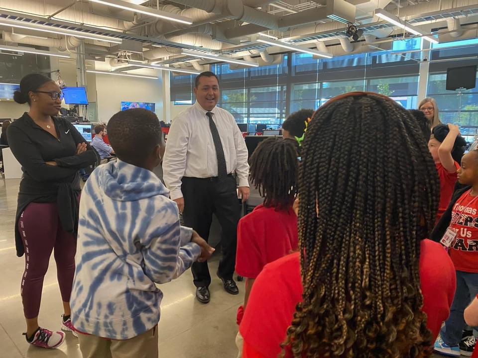 CoraThomasLCISD's tweet photo. The Thomas Tiger broadcast team visited KPRC News today to learn about broadcasting and all things related to news through a studio tour! #thomastigers #HearUsRoar https://t.co/WM32adM9hW