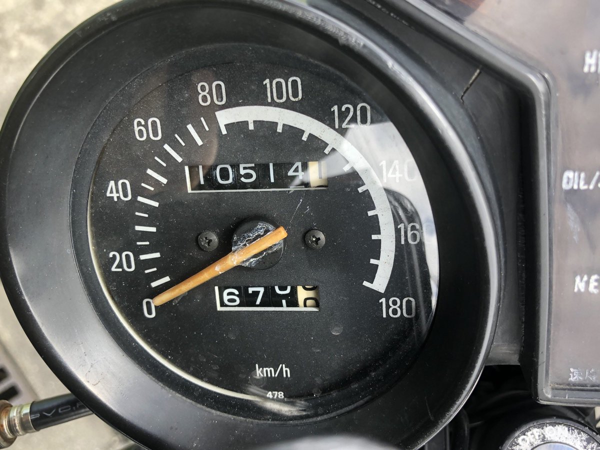 hossy0506's tweet photo. 20年前から所有しているRZ250が今朝盗難に合いました。
チェーンロック地球がけ✖️2、バイクカバー✖️2事盗まれました。
状態はシリンダー固着あり、右側チャンバーにクラック穴、ライトとマスターシリンダー無しになります。
被害届提出済み。
拡散お願いします。
#拡散希望RT 
#盗難 https://t.co/NngQ2XaUek