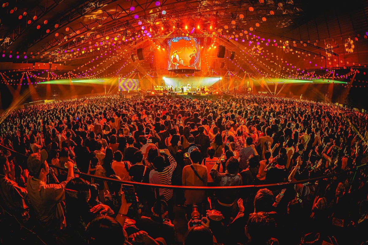 『えんとつ町の踊るハロウィンナイト』のオンライン配信を観ました🌟

圧巻のダンス、歌はもちろんですが、多幸感あふれる空気感に包まれて、幸せな気持ちになりました😊

2025年にまた開催されるとのこと🎃
＃えんとつ町の踊るハロウィンナイト
＃踊るハロウィンナイト
l-tike.com/concert/mevent…