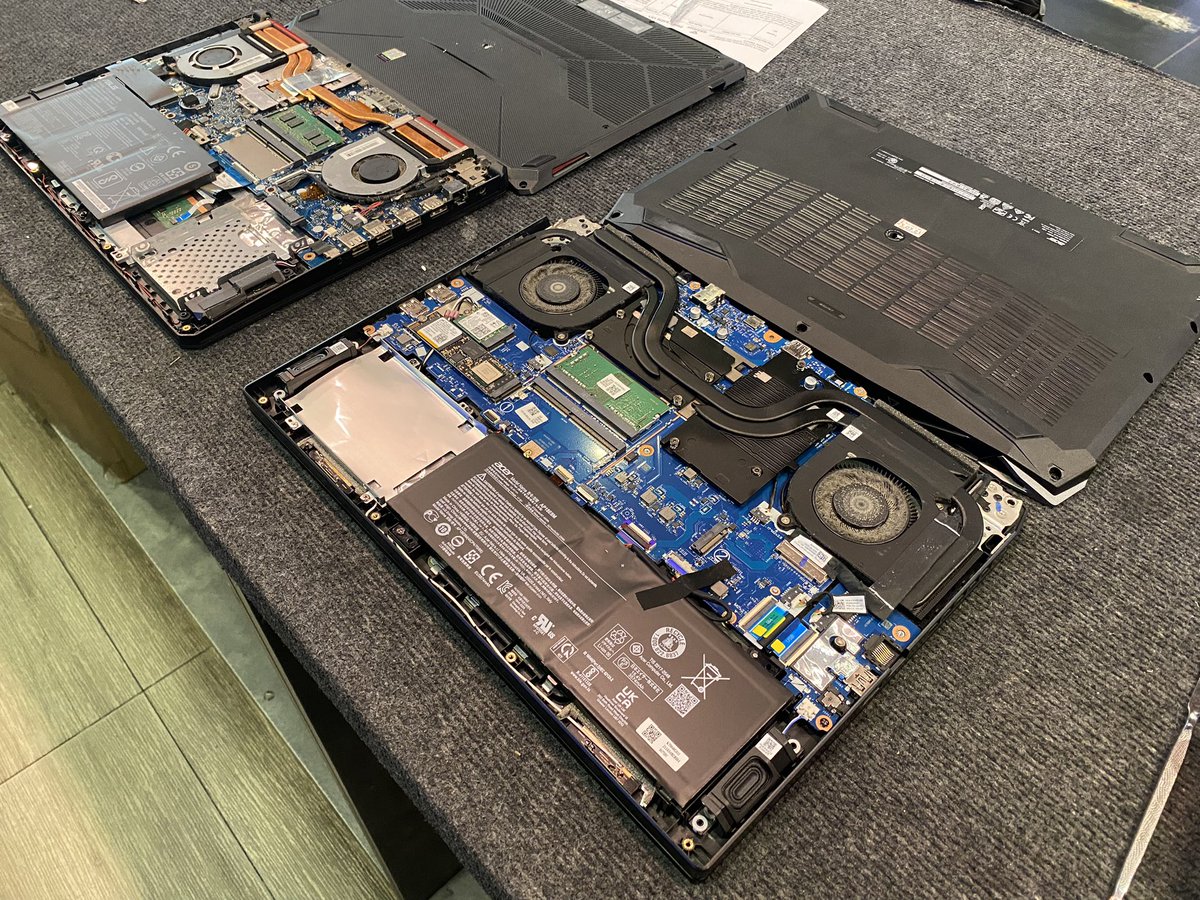 taithanhthoi's tweet photo. Bao lâu rồi bạn chưa vệ sinh Laptop của mình ? #vesinhlaptop https://t.co/vkT3gVqihd