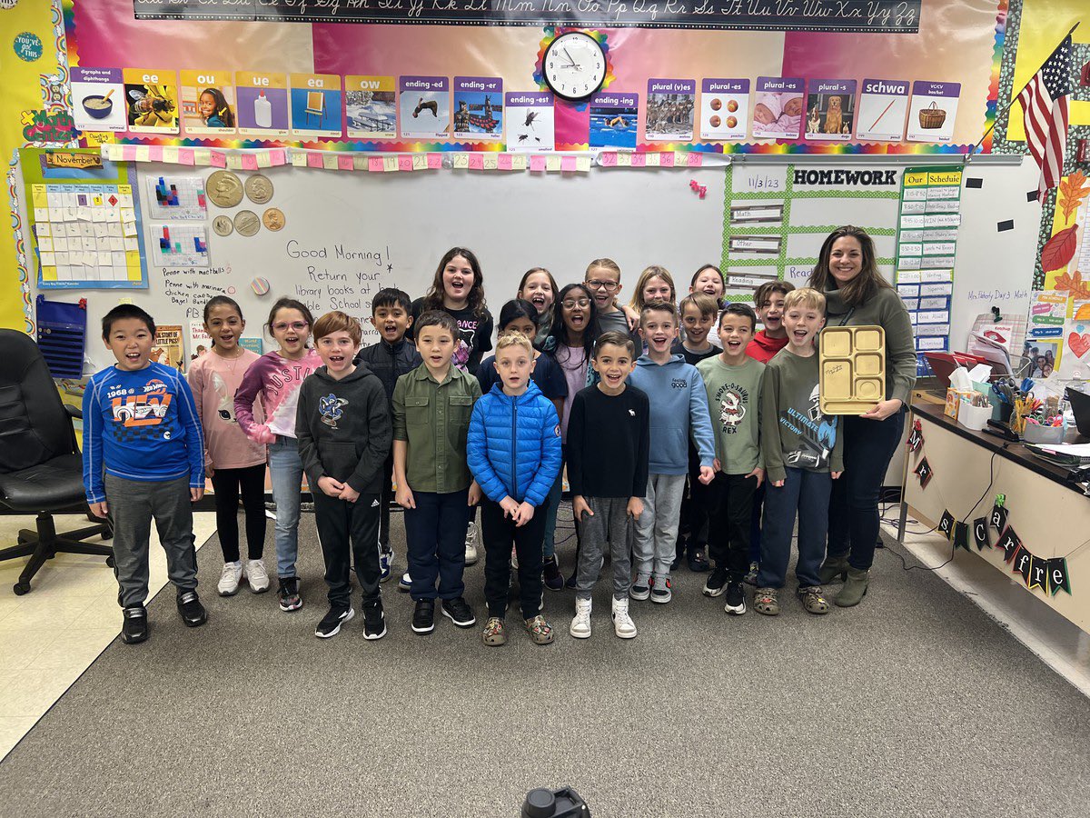 CBlcarfrey's tweet image. So proud of my golden tray winners today! @CBJamisonES #cbsd