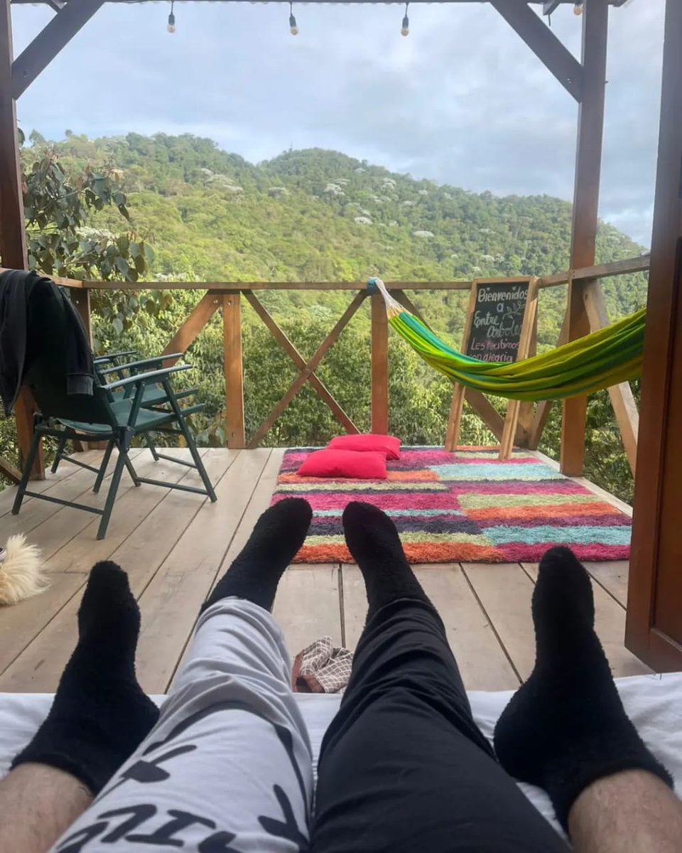 Que esta vista sea tu despertar 
Somos Entre Árboles 
A 50 minutos de Cali 

Alojamiento Rural 
Avistamiento de aves 
Caminatas

Reserva aqui