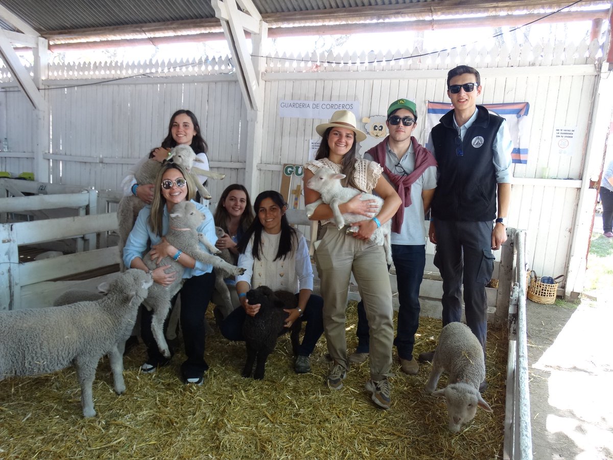 🌾| EXPO PAYSANDÚ 

Del 13 al 15 de octubre, participamos en la 77ª edición de la Expo Paysandú. Estuvimos allí, como cada año, junto a <a href="/arj/">Andrew Jaquith</a>.paysandu

Federación Rural de Jóvenes
Por los JÓVENES, con el CAMPO y para el URUGUAY