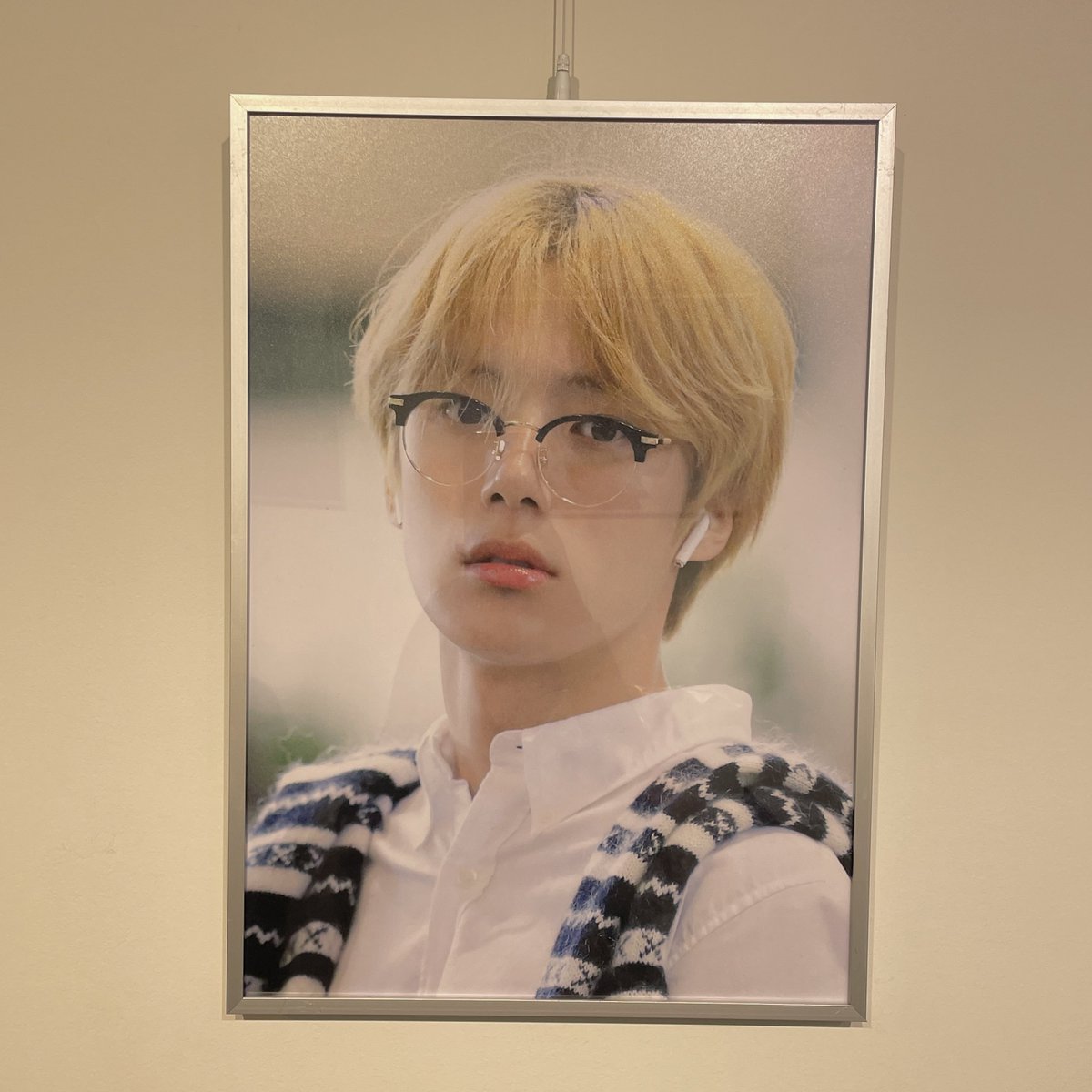 sp_ring_kiki's tweet photo. 입덕하고 뒤늦게 언싸님 사진들을 접해서
한참 푹 빠져있었던 적이 있었는데
언싸 사진에서는 민혁이가 은연중 말하는
본인이 보여지고 싶어하는 속성과 우리에게
비춰지는 속성이 모두 보여져서 참 신기하고 좋아요
생카 열어주셔서 감사합니당🐳💙

#GOOD_MINHYUK_FOREVER
#GFF93113 #민혁 #MINHYUK https://t.co/BvzaTOHZhe