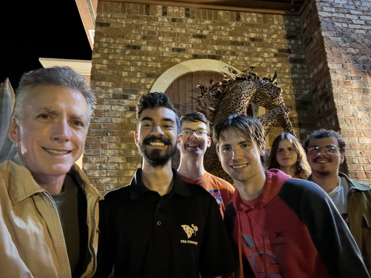 barrylindler's tweet photo. A great night catching up with these heroes, home from Clemson and USC! Always a great time! #dfhsSTEM https://t.co/6qu2JUgS91