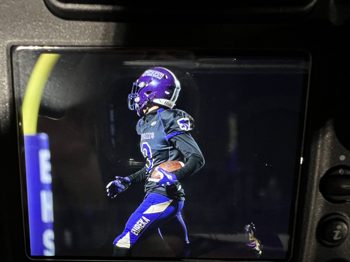 CheapSeatsPhoto's tweet photo. 10:16 left in the 3rd

@EurekaFootball - 14
@LadueRamsFB - 14

@EhsFbBoosters @EHSActivityDir @sink_corey @EHS2026AP @LadueActivities @myleaderpaper @hssportscaravan @STLhssports @PrepSportsSTL  @LiveStreamSTL @MetroSportsSTL @scoreboardguy #FNL #C5D2 https://t.co/XiM5CsAHJ4
