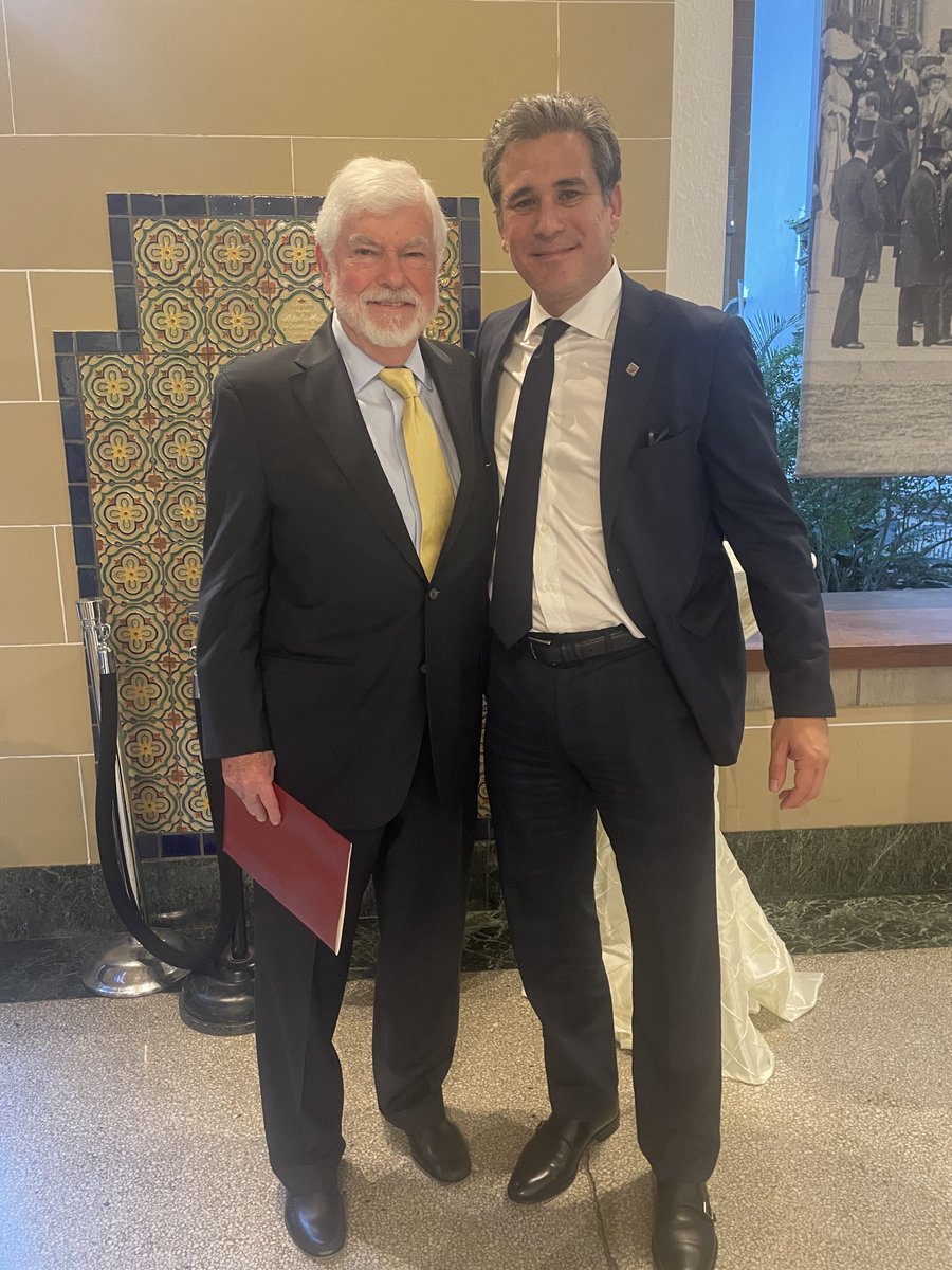 Manuel Tovar (@manuel_tovar_r) on Twitter photo El senador <a href="/SenChrisDodd/">Chris Dodd</a> es un gran amigo deseoso de contribuir para una Costa Rica más próspera. 🇨🇷🇺🇸 El senador <a href="/SenChrisDodd/">Chris Dodd</a> es un gran amigo deseoso de contribuir para una Costa Rica más próspera. 🇨🇷🇺🇸