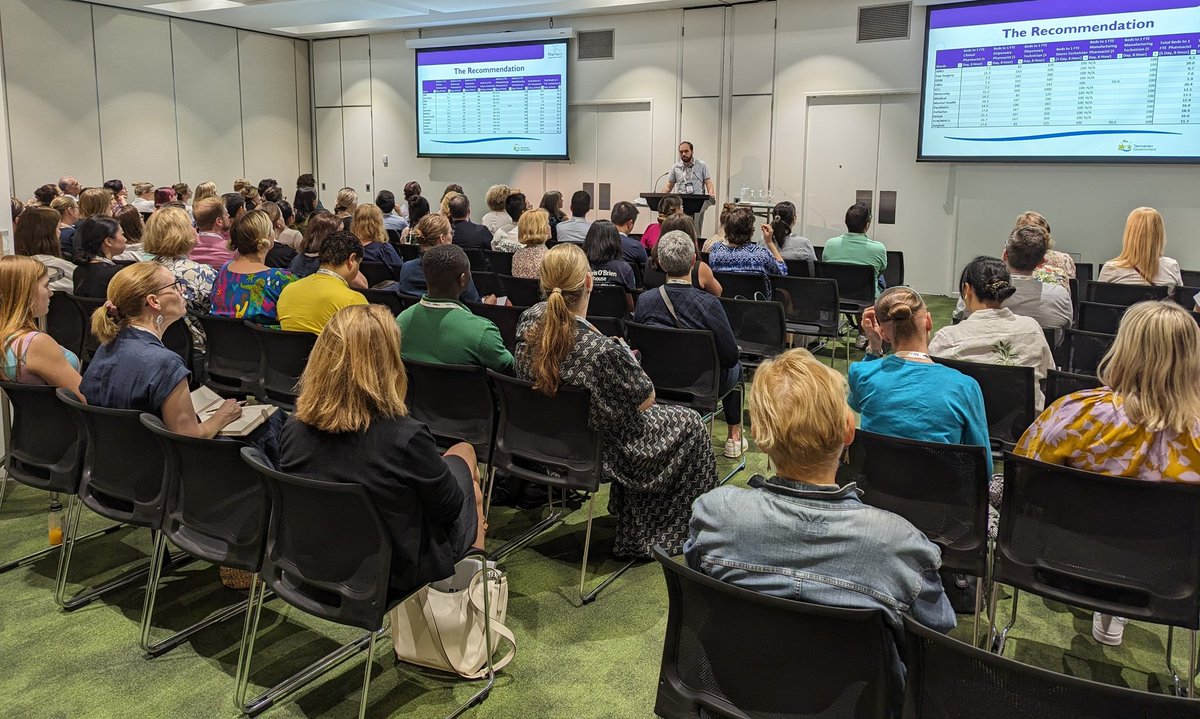 AdPhaAU's tweet photo. Stopping the frog from boiling - Chris McIntyre, Statewide Pharmacy Manager, Dispensary from @TasmaniaHealth gives an informative presentation to a packed room on implementing @the_shpa #StandardsOfPractice Congrats on your 1st time presenting at #MM2023SHPA https://t.co/wZSRWy1iOL