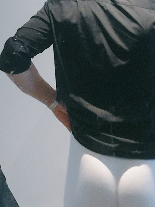 Ngl, not much of a booty pic taker (have kinda got a business to run and things to do that dont involve