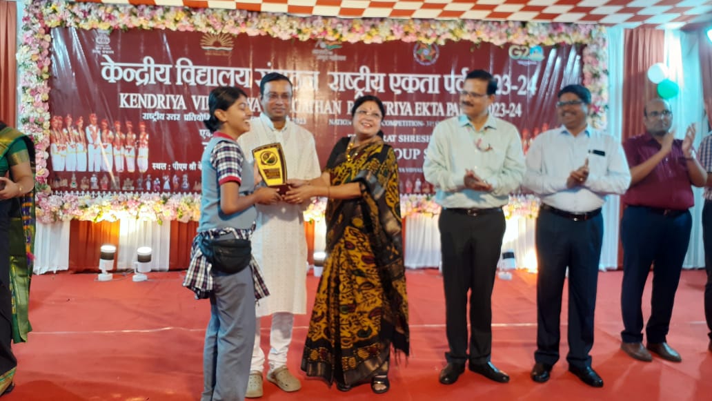 NdaKv's tweet photo. Congratulations DHAIRYA GAIKWAD @ PM SHRI KV NDA, PUNE  for securing FIRST POSITION in Solo Song (Folk  Category) at NATIONAL EKTA PARV Organised at KOLKATTA. You made Us feel Proud ! 💐👍👍 https://t.co/8ORDMqWOAG