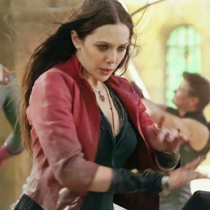 marvelsthinker's tweet photo. missing aou wanda <3 https://t.co/09kGkeTfDe