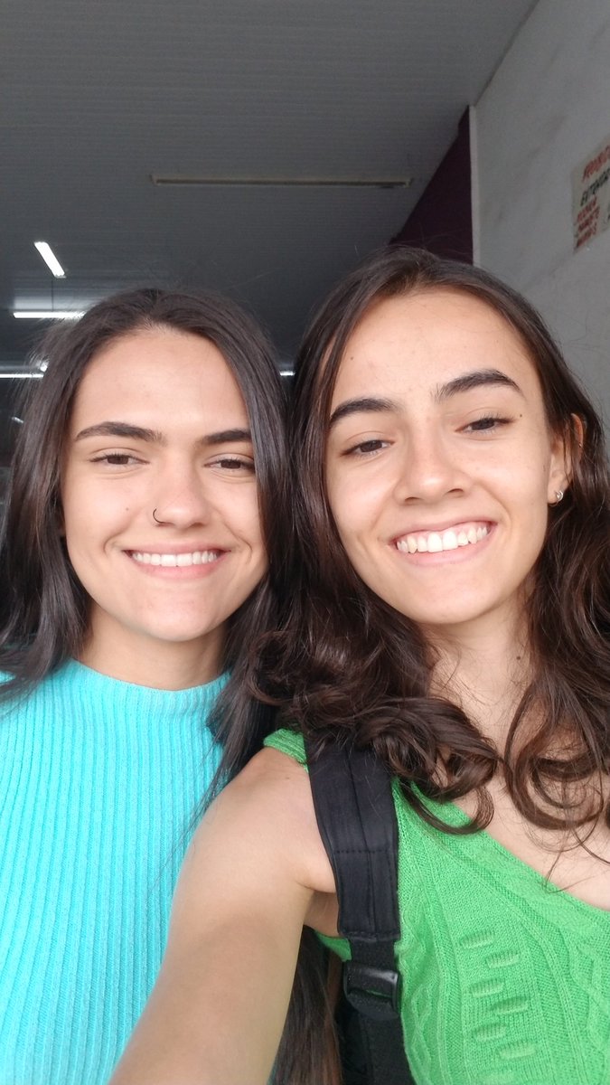 luaareba's tweet image. eu amo tanto ela gente