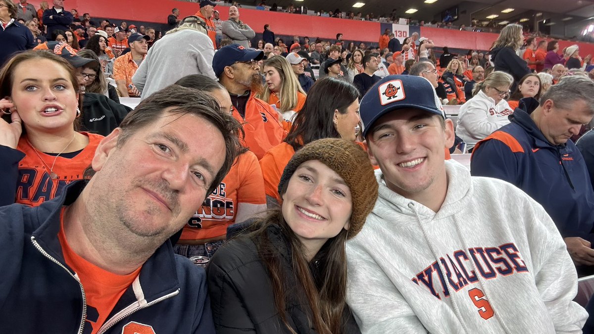 philipwaley's tweet photo. Syracuse Family weekend 
#CuseSuperFan @cusepromo https://t.co/je75X6C5m9