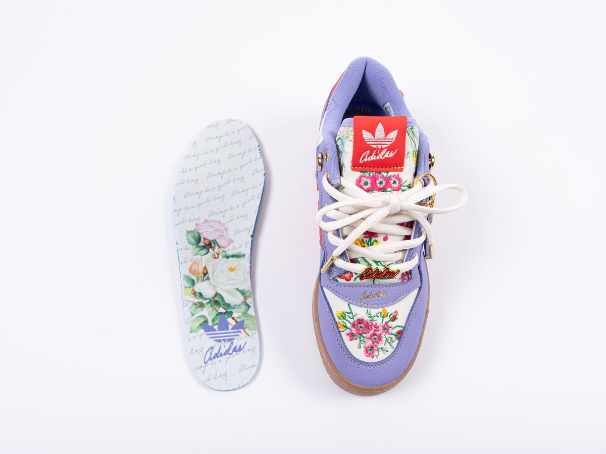 unheardofbrand's tweet image. An “in store” launch experience will be held Nov 4th at 11AM at @lightborneinc 212 E 14th Street, Cincinnati, OH 45202

1/1000 in each special box but will launch exclusively thru #UNHEARDOF

UNHEARDOF X Adidas “Grandma Couch” IG8452 PURPLE TINT/BRIGHT RED/ OFF WHITE $165.00