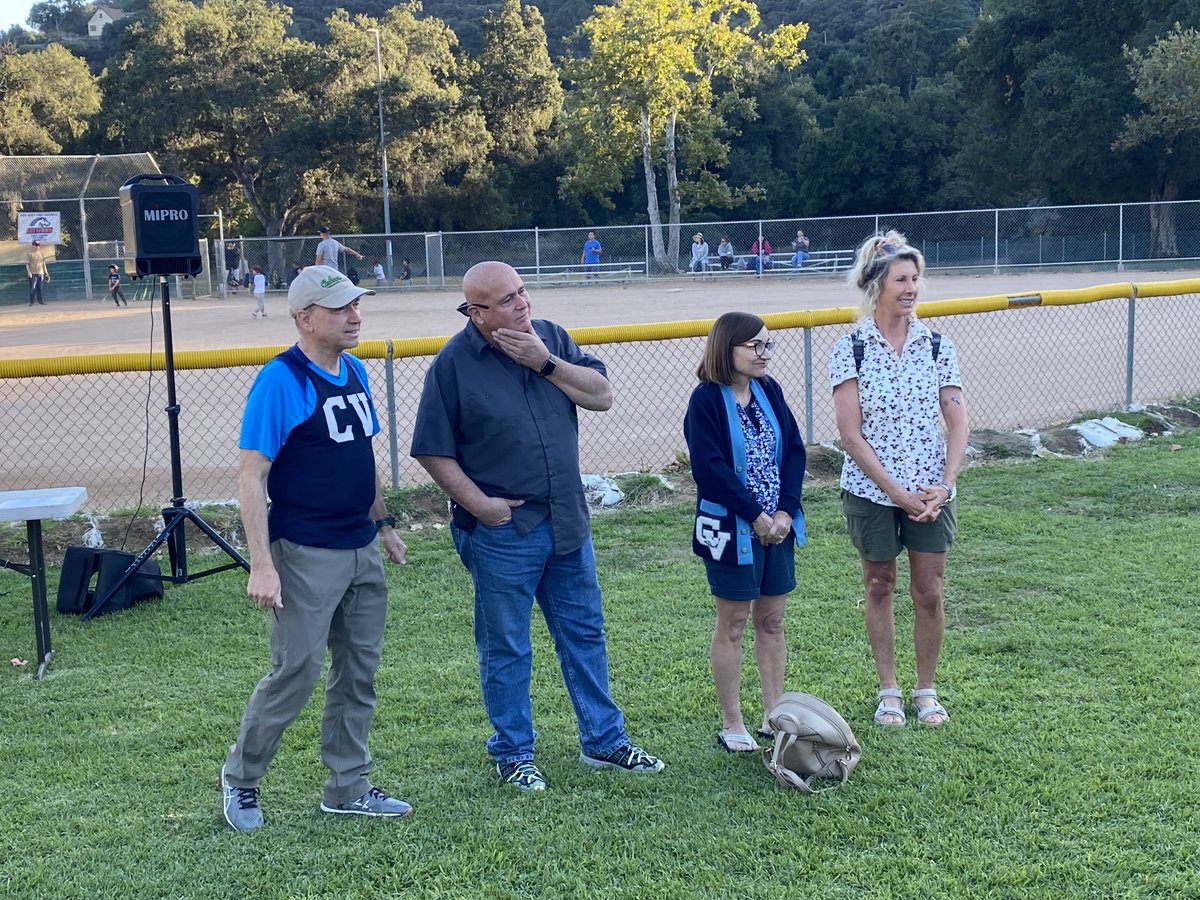 CVXCfalcons's tweet photo. An awesome League Finals...made even better by the appearance of CV Distance LEGENDS 🐐 Don Moses ('76) and Chris Troffer ('76). Moses ran 4:07 and 8:49, and Troffer was the first sub 5 miler for our girls' team. Needless to say, any success we have now started 47+ years ago! 🏔️ https://t.co/HA2lthbp8K