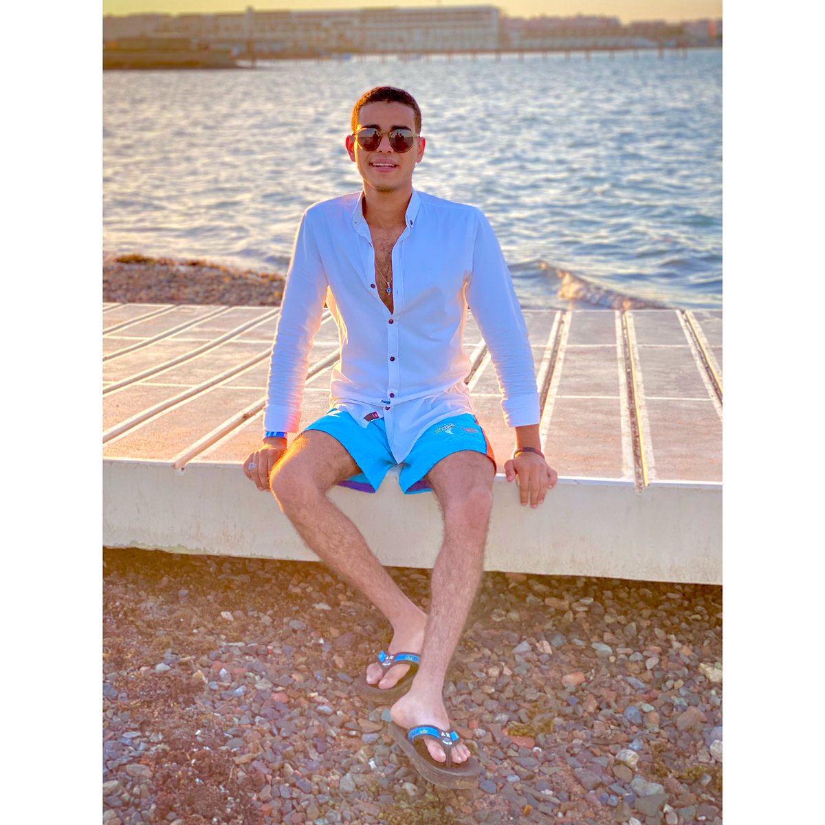 AserSamer122's tweet photo. I may be younger but I'll look after you🌊👀🐬 https://t.co/07GNABRpfm