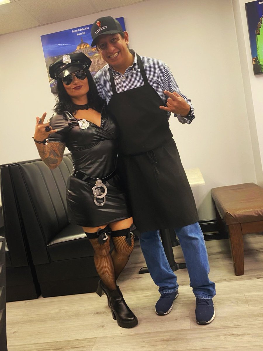 🍁Mi amiga Vi luciendo bien mamacita en el Halloween 🍁