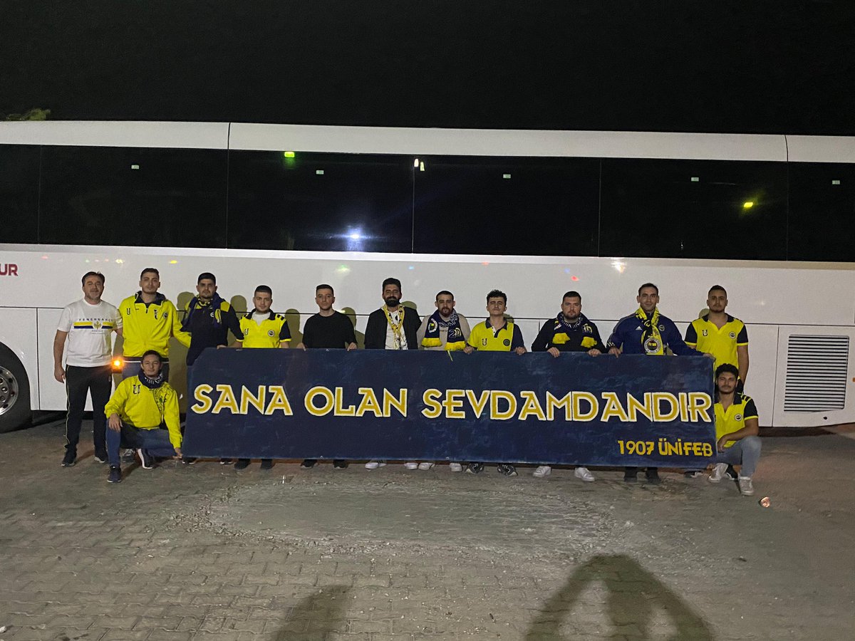 1907 ÜNİFEB Pamukkale Üniversitesi örgütlenmesi olarak Fenerbahçe - Trabzonspor karşılaşması için İstanbul yolundayız.
#FenerbahçeninYolunda