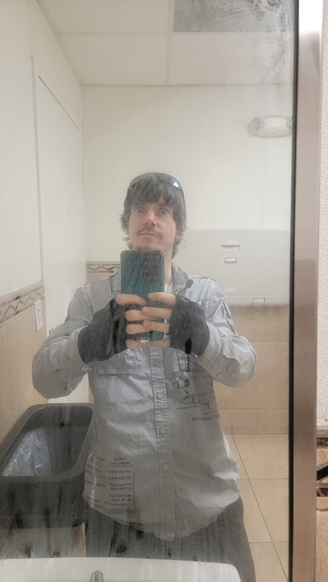 ionbladez's tweet photo. found a dirty mirror at a gas station last week.
clean, but dirty. https://t.co/fijUDAna8O
