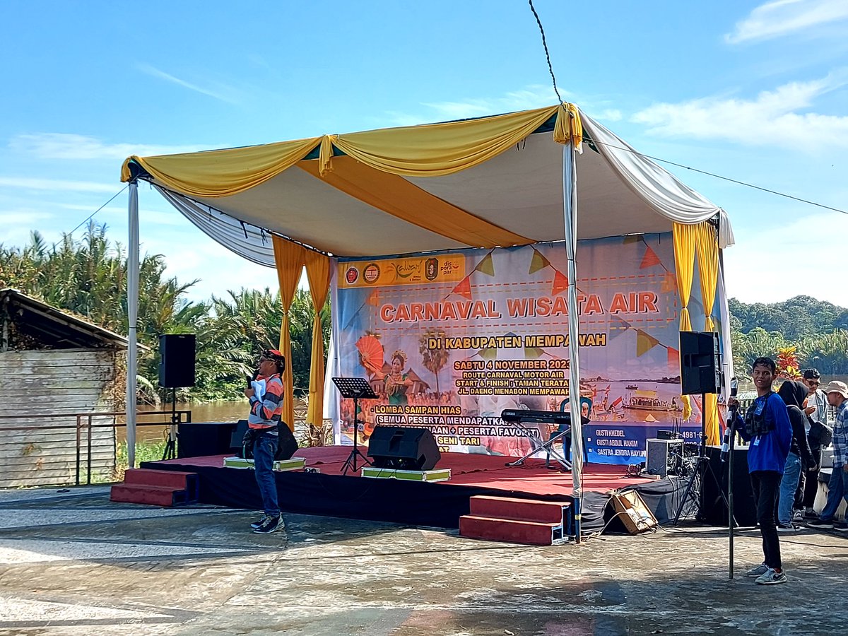 fhernawan's tweet photo. Karnaval Wisata Air https://t.co/E7IhwW8DpQ