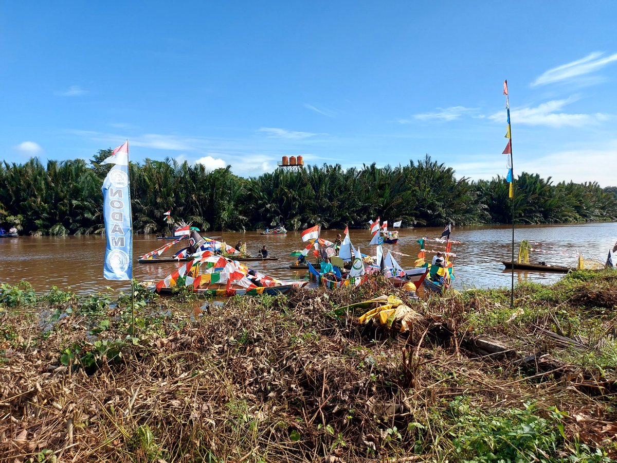 fhernawan's tweet photo. Karnaval Wisata Air https://t.co/E7IhwW8DpQ