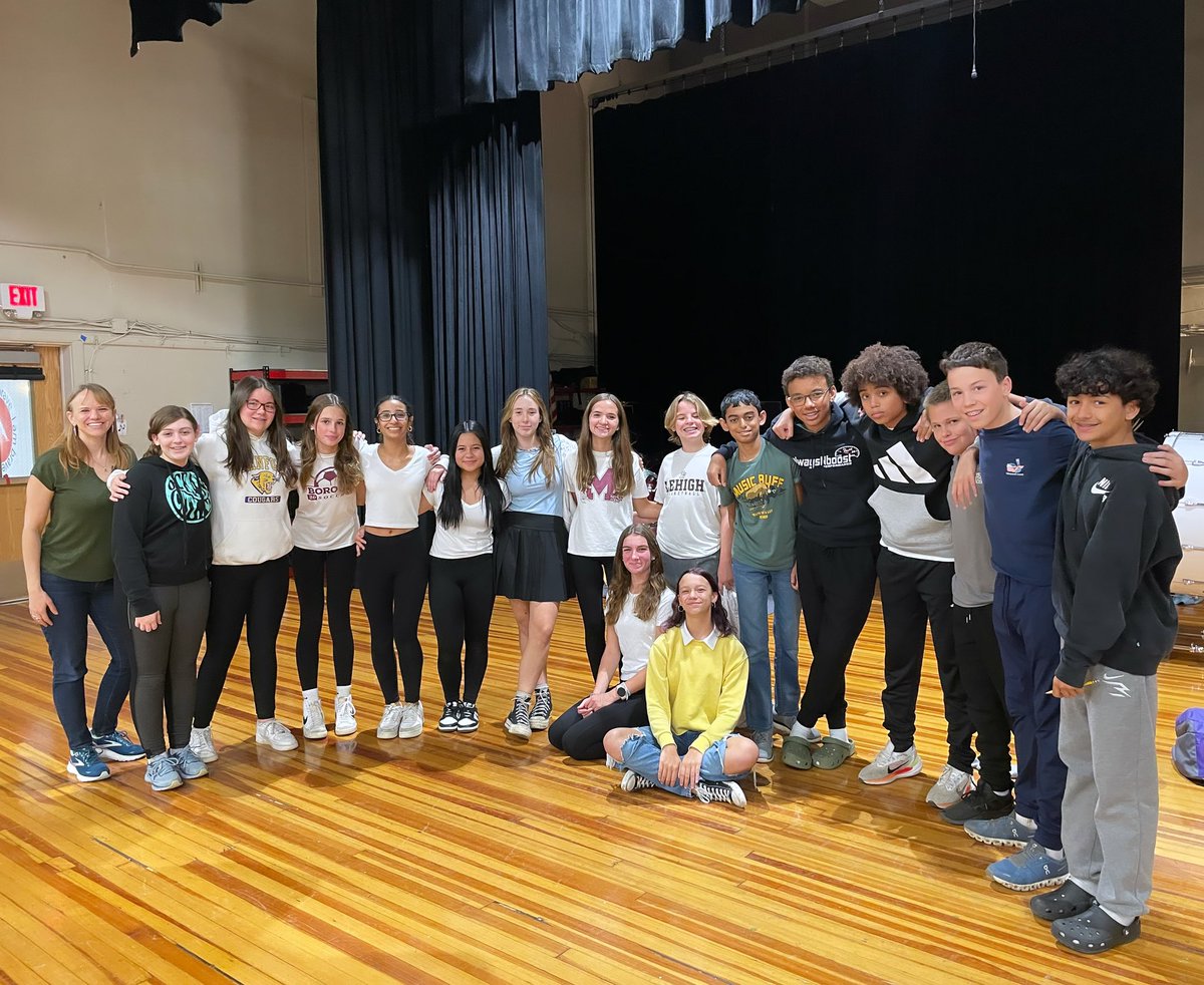 ⭐️ This class is filled with Future Stars ⭐️ 
I am beyond proud!
.
.
.
.
#MPSDK8 #moplainsgottalent #theatereducation #middleschool #middleschooltheatre #teamworkmakesthedreamwork #proudteacher