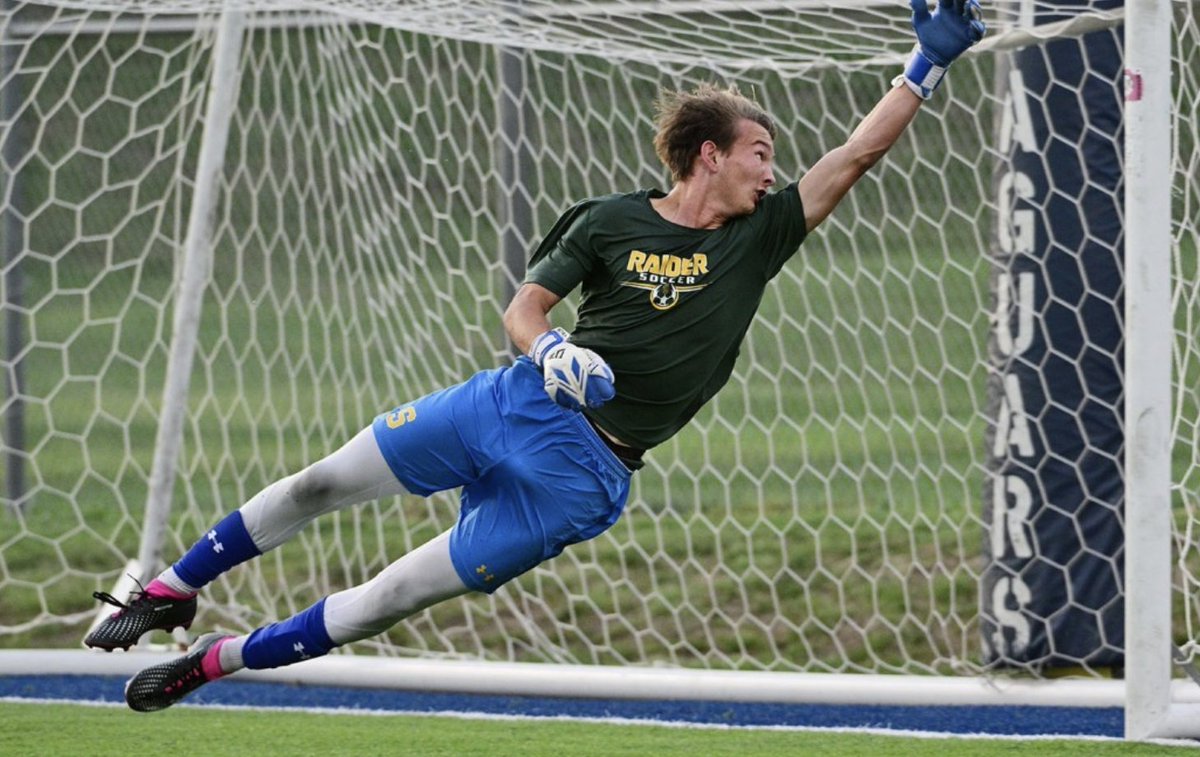 Congrats to Junior GK Creed Myers who has received 2nd Team All Sunflower League Honors!