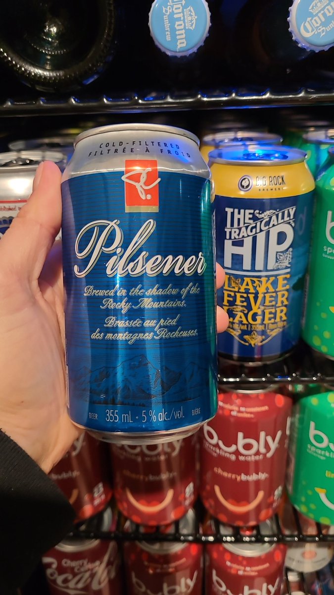 mandy_priddle's tweet photo. Hey @BigRockBrewery ,
Why was there a Presidents Choice beer in my case of #LakeFeverLager we bought today? 🤔 https://t.co/nx0WhewoG7
