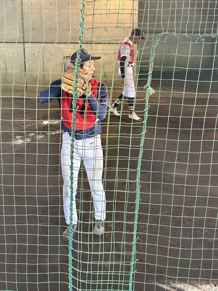 katayaman19's tweet photo. ハヤテ223一次通過者で、
個人的に気になったのが

大川陽大外野手（信濃）
→三重高校で甲子園、右の大砲。柵越え連発
風岡賢汰内野手（ハナマウイ）
→バットコントロール、シュアなバ���ティング
藤本颯太投手（西宮）
→コンスタントに140km中盤
村上航投手（茨城）
→サイドで147km、ブルペン捕手が何度も捕球しそこねるほど

です。写真は藤本投手