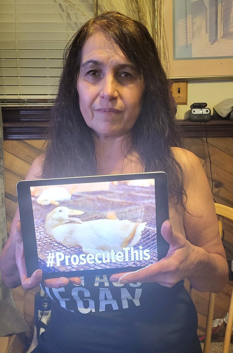 HeroAyla's tweet image. I am appalled that your office just sent a nonviolent animal rescuer to jail when all he did was try to help the victims your office is neglecting. Instead of prosecuting rescuers, #ProsecuteThis.