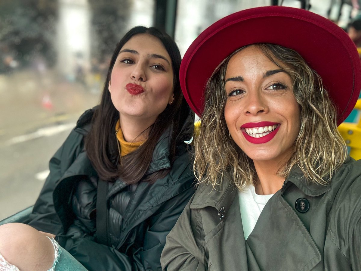 mafergonzalez's tweet photo. Ella, uno de mis mejores descubrimientos en Europa, una persona que en dos días se ganó mi corazón completo. 

Hacen falta más Patris en el mundo, qué suerte la mía que yo sí la tengo aquí conmigo. @PatriRuizf tecueme mi eshhhpañola fav ♥️✨🇪🇸 https://t.co/oFLJAUoDCZ