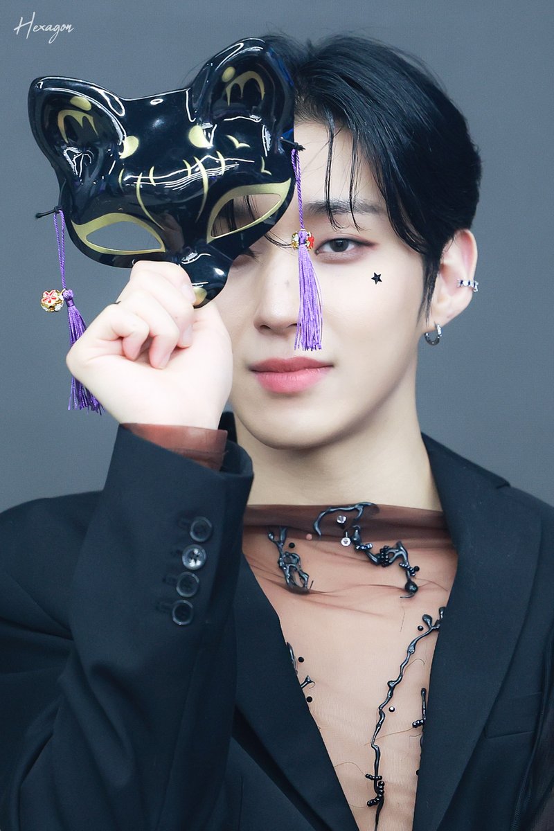 hexagon_mju's tweet photo. 231103 케타포 팬사인회 

XOX is fox

#문종업 #MoonJongup 
#XOX #문종업_SOME #팀24시 #BAP #비에이피
@jongup_official https://t.co/4pJQ1fM72M