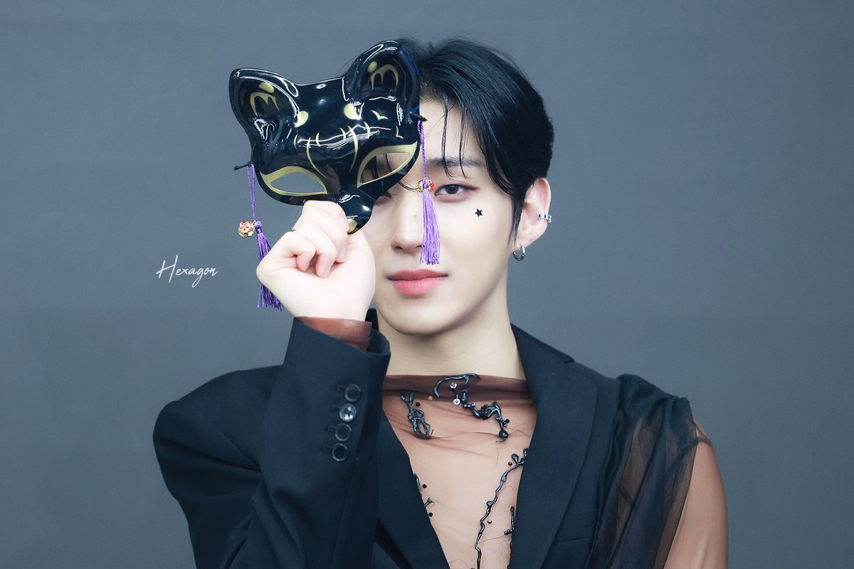 hexagon_mju's tweet photo. 231103 케타포 팬사인회 

XOX is fox

#문종업 #MoonJongup 
#XOX #문종업_SOME #팀24시 #BAP #비에이피
@jongup_official https://t.co/4pJQ1fM72M