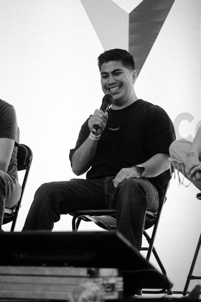 La cara que hago cuando alguien me pregunta sobre zkAbstraction y yo solo sé hacer el Hello world en Solidity 😜🤣😅