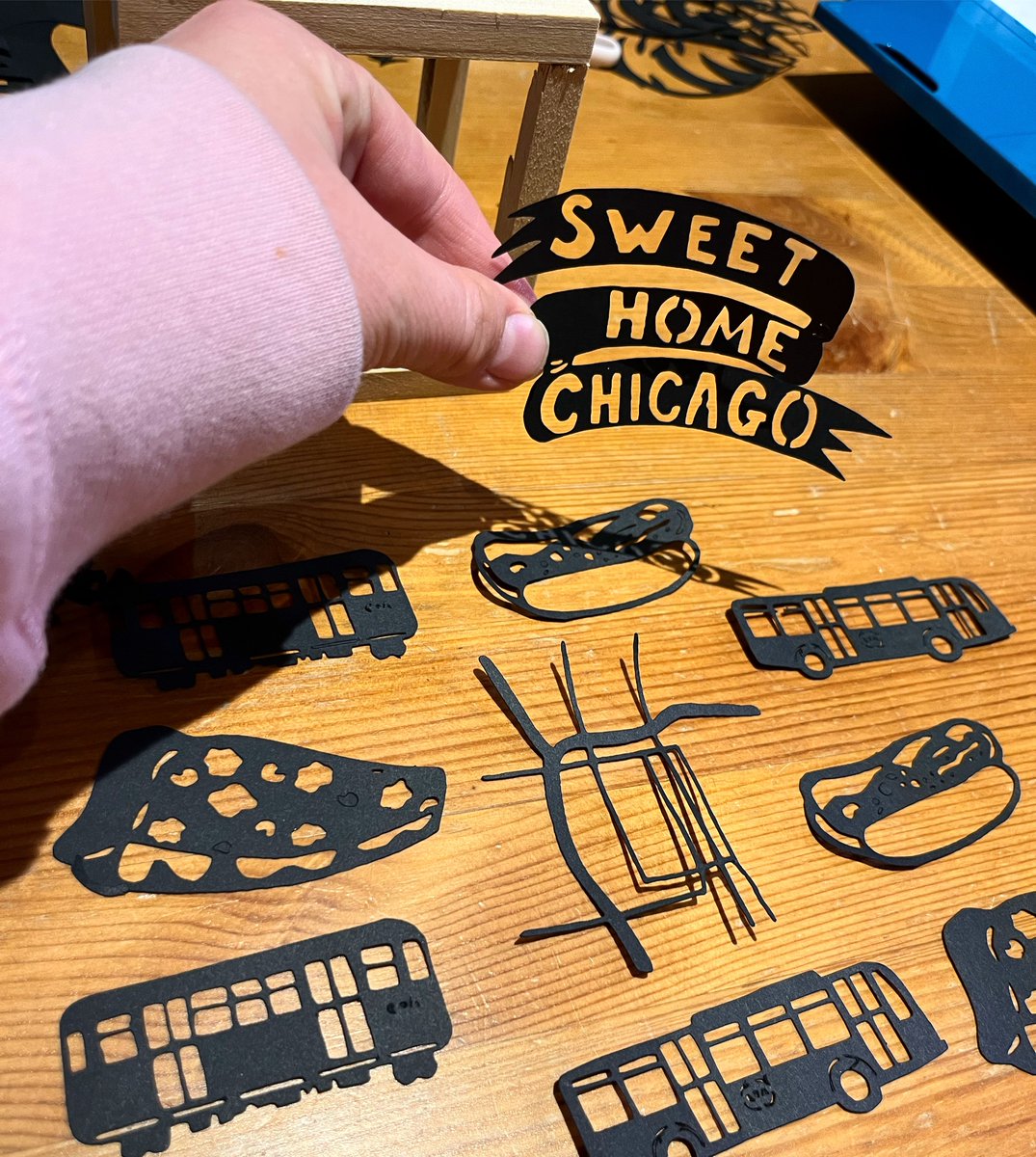 It’s Cricut time. I’m cutting out tiny shapes to decorate new  lanterns (now in mini size, and with flameless candles, so you don’t need an outlet)! I’m all about cozy autumn, so I can’t wait to finish putting these together.
🌭
#chicagoartist #chicagoillustrator   #chicagohotdog