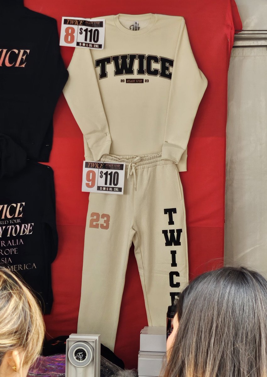 Can't say no to that 🫠

#READYTOBE #TWICEinMelbourne #TWICE_5TH_WORLD_TOUR