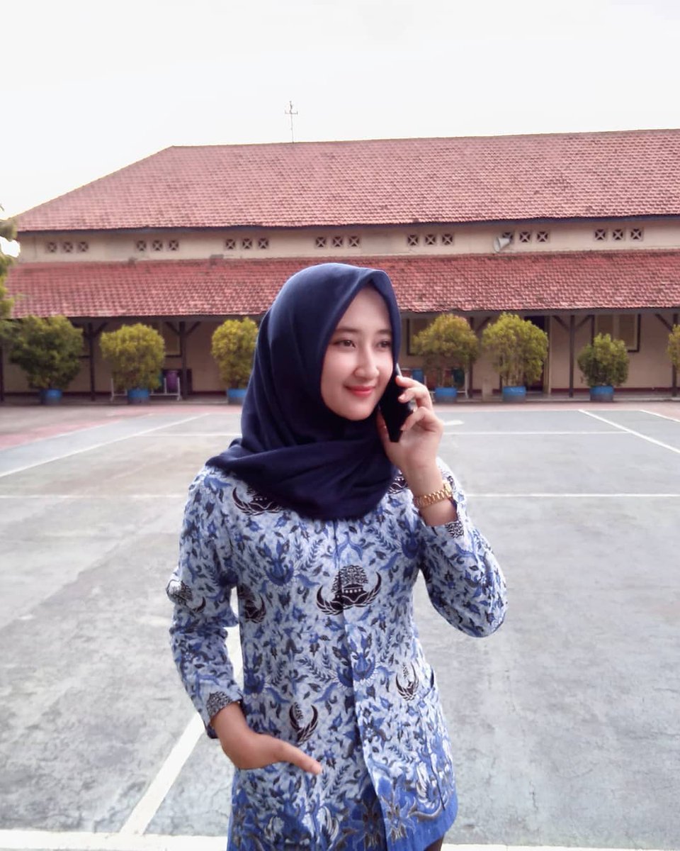 deviasmara28233's tweet photo. halo guru penjas pengen diajarin genjotan yang kemarin dong 🍆💦💦

#hijab #hijabcrot #hijabsange #jilbab #jilbabnakal #jilbabngentot #Jilbabsange #bacolhijab #Pejuhin #pejuhinfoto #kontolin #kontolinfoto #tobrut #toge #colmek #chatseks #colmek #desahancewek #bahancoli https://t.co/xf0wrIAl1m