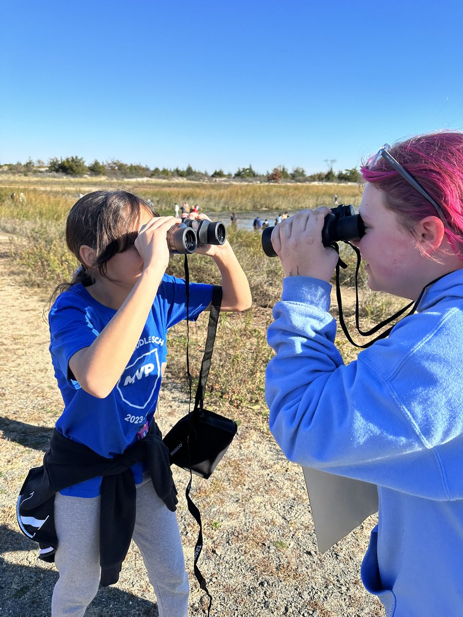mrvscience217's tweet photo. Great day with a great group.. marsh walk day. As I tell the kids, we can have fun and have fun at the same time. Blue team rocks https://t.co/f5szrkMwOf