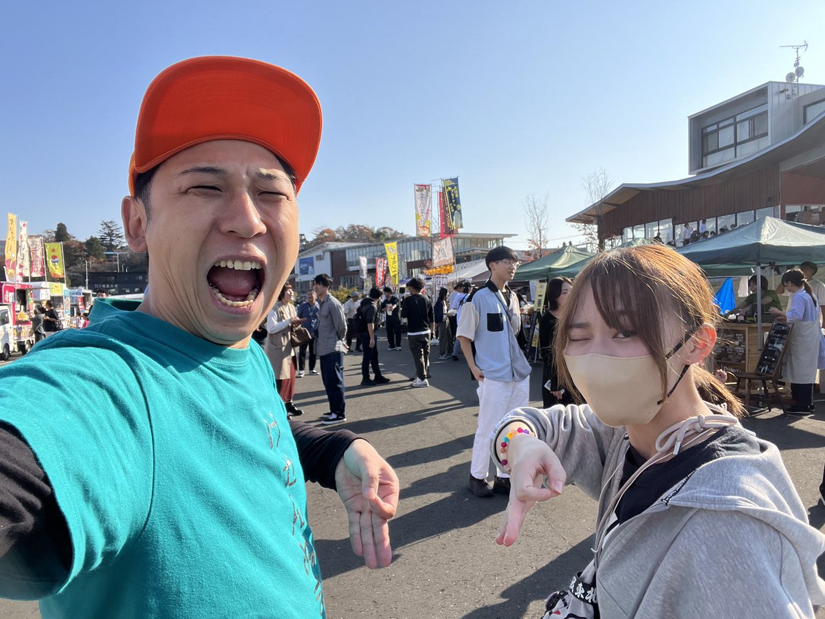 kesennuma_peii's tweet photo. 気仙沼サンマフェスティバル‼️

盛り上がってますペｪｪｪｪｪｪｪｪｪイ👌‼️

秋刀魚のお振舞いは30分待ち😂

#UNGLIDE お疲れ様でした👍
#黒やん
#ぺい
#宗さん
#さくら https://t.co/gWBJ9ZMVEr